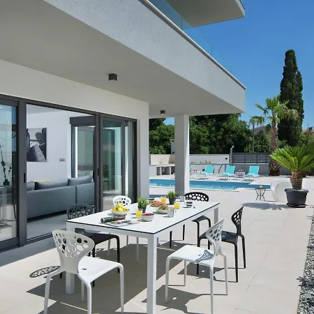 Charming In Fa Ana With Private Pool Fazana
